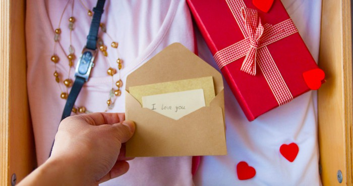 Top 8 món quà tặng bạn nữ giúp bạn ghi điểm tuyệt đối với crush