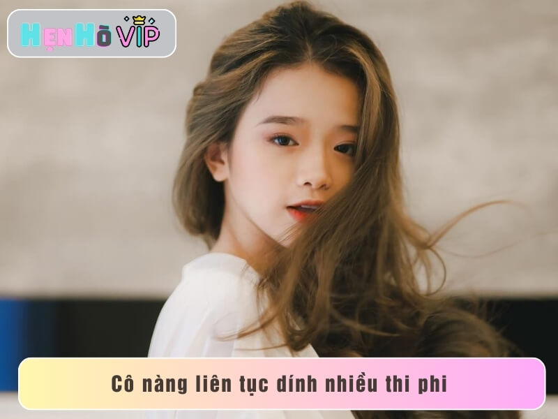 Cô nàng liên tục dính nhiều thị phi