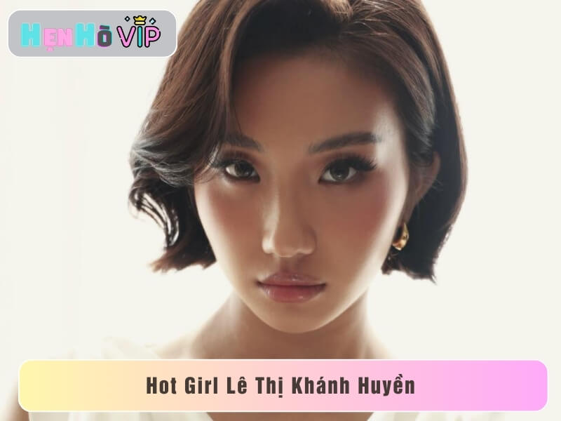 Lấy Chồng Ở Tuổi 18, Hot Girl Lê Thị Khánh Huyền Giờ Ra Sao?