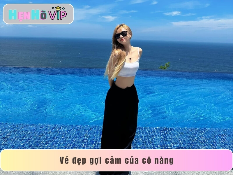Vẻ gợi cảm của cô nàng