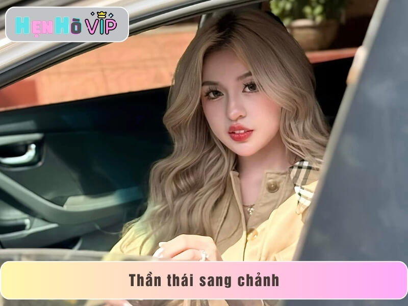 Cô chinh phục khán giả bằng thần thái sang chảnh và ánh mắt hút hồn