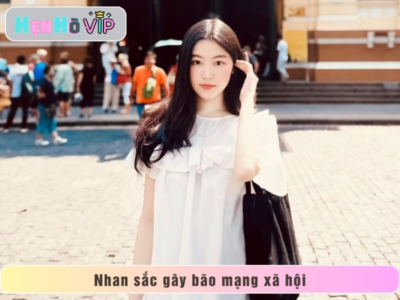 Con Gái Quyền Linh với nhan sắc gây bão mạng xã hội