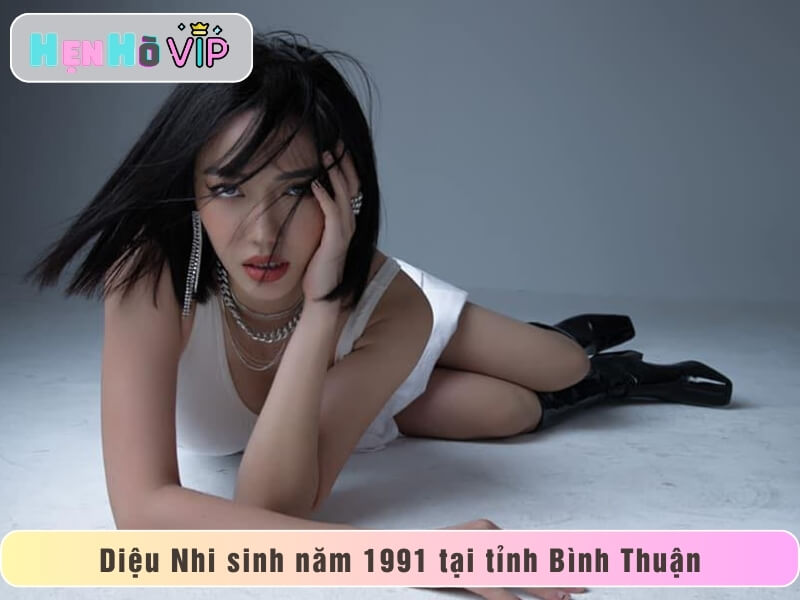 Diệu Nhi sinh năm 1991 tại tỉnh Bình Thuận