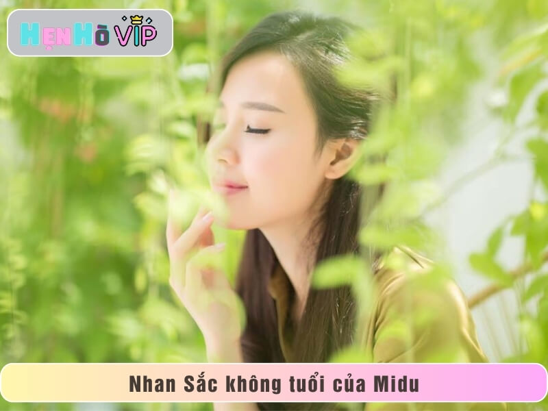 Nhan Sắc không tuổi của Midu