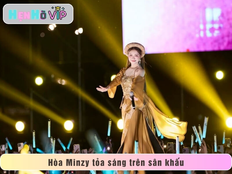 Hòa Minzy tỏa sáng trên sân khấu